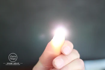 Flash Thumb Tip čarovniških Trikov Razsvetljavo Magic Prevara za Profesionalni Čarodej,Utripa Palec,S Polnilnik