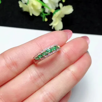 Svetloba in razkošno design, veliko gemstone, obroči, niti obroči, naravne emerald, lepo barvo. Dragoceni dragulji so exclusiv