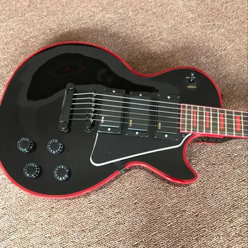 črne barve standardni po meri električna kitara,črna pickguard,3 pickups gitaar,1 kos vratu telo.glasbila guitarra.